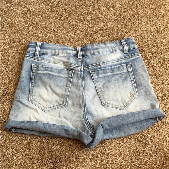 Light Wash Indigo Rein Shorts - Picture 3 of 4